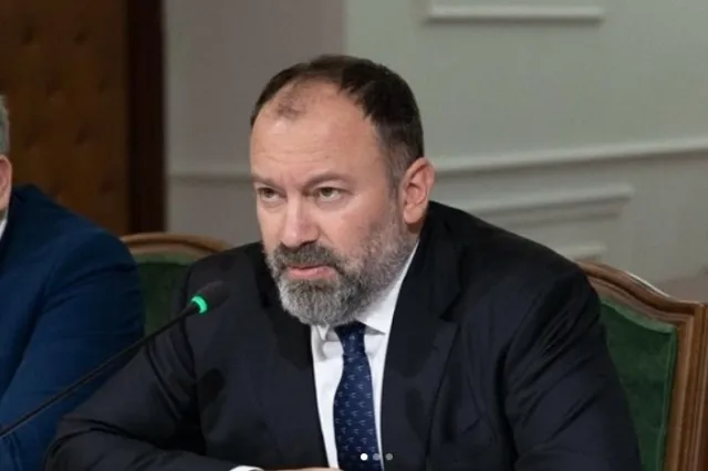 Mazniku e thotë prerë: Edi Rama nuk e jep dorëheqjen! S’ka dhunë të tejkaluar nga policia