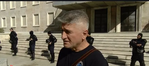 “Mbështetje pa kushte për studentët!”/ Gjekmarkaj nga protesta: Nuk synojmë t’ua monopolizojmë protestën
