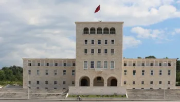 Mbi 100 pedagogë kundër dhunës ndaj studentëve, Forumi i Dialogut Politik thirrje universiteteve: Solidariteti duhet dëshmuar!
