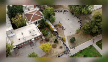Mbyllen qendrat e votimit në Serbi/ Pjesëmarrja rekord arriti në 67,6% deri në orën 19:00