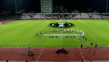 Mbyllet pjesa e parë në “Elbasan Arena”. Egnatia kalon e para në avantazh, por danezët kundërpërgjigjen shpejt (video)