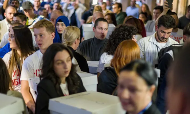 Mbyllet votimi në Serbi, pjesëmarrje rekord dhe sulme ndaj mbështetësve të studentëve