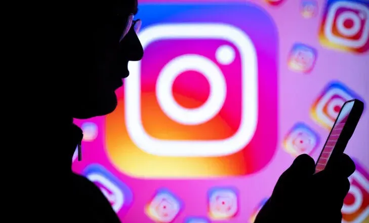 Me mbi 3 miliardë përdorues aktivë, Instagram mbush 16 vjet