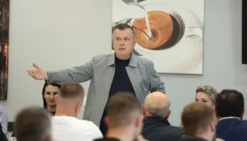 “Më qesharaku kundër vendimit ishte kryebashkiaku i Kavajës”- Balla nga Golemi: Pas vitesh pritjeje, Reforma Territoriale i dha statusin e qytetit!