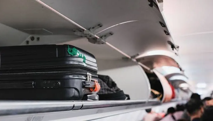 Më shumë bagazhe dore pa pagesë në avion, si do të funksionojë dhe kur hynë në fuqi –