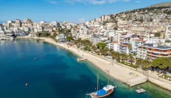 Media amerikane “TheStreet”: Shqipëria në hartën e tendencave të reja turistike për vitin 2027
