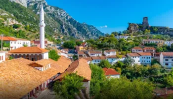Media spanjolle: Udhëtim magjepsës nëpër Shqipëri, nga qytetet historike te brigjet e Jonit
