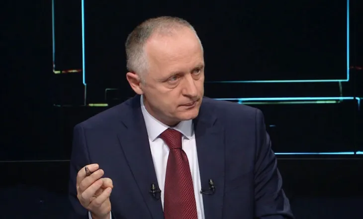 MENUJA E DITËS/  Mëngjes: Dialog, Drekë: Ujë dhe gaz lotsjellës,Darkë: Arrestime…