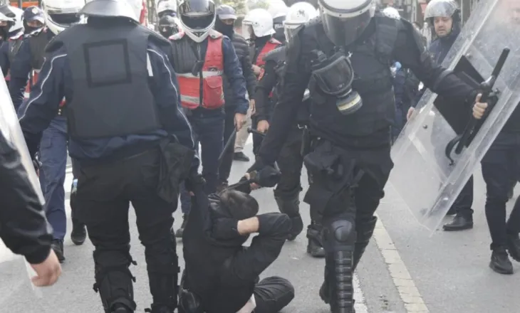 ‘Mercenarë serbë po arrestojnë protestuesit’, Policia: Gënjeshtër, po nxisin konflikt nga ndjenjat nacionaliste