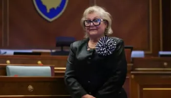 Merr fund kriza politike në Kosovë/ Justina Shiroka-Pula zgjidhet Presidente e re! Votohen edhe ndryshimet për Specialen (VIDEO)