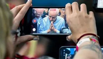 Meta dyshohet se favorizoi Bolsonaron në Brazil, gjykata urdhëron trajtim të barabartë për kandidatët