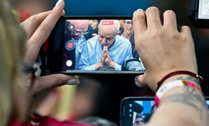 Meta dyshohet se favorizoi Bolsonaron në Brazil, gjykata urdhëron trajtim të barabartë për kandidatët
