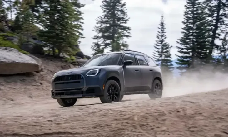 MINI Countryman Untamed Edition 2027 synon terrenet e vështira me pezullim të ngritur dhe goma all-terrain