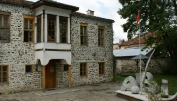 Ministri Blendi Gonxhja me një tjetër këndvështrim për muzetë