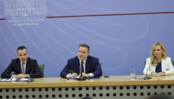 Ministri Demo prezanton ekipin e ri të pushtetit vendor, Muzaka dhe Paparizo marrin detyrat e reja