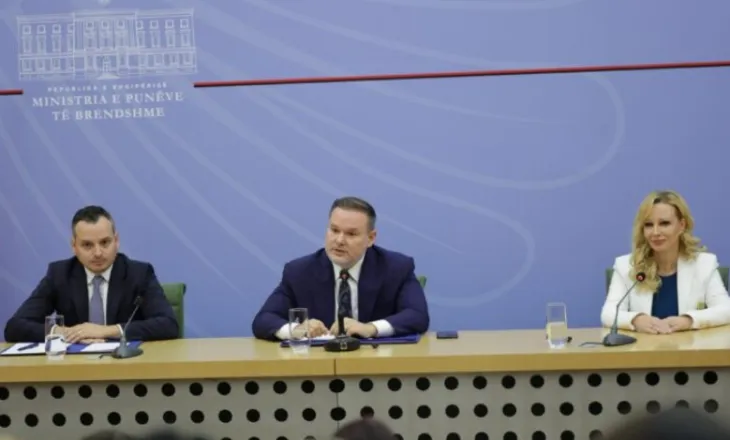 Ministri Demo prezanton ekipin e ri të pushtetit vendor, Muzaka dhe Paparizo marrin detyrat e reja