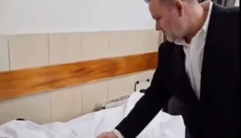 Ministri Demo viziton efektivët te Trauma, 51 policë të lënduar nga protesta: Dhuna ndaj efektivëve është e papranueshme!