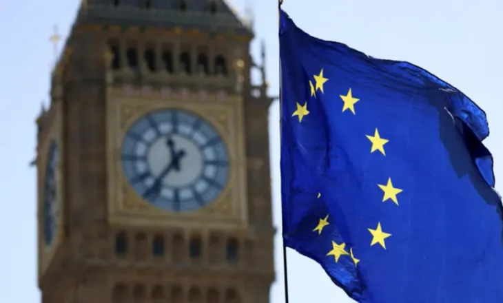Ministri francez i Financave i bën thirrje Britanisë të rikthehet ‘plotësisht’ në BE