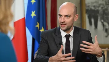 Ministri i Jashtëm i Francës: Ukraina furnizohet nga vendet evropiane me informacione inteligjente