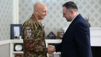 Ministri Nufi takohet me Komandantin e ri të KFOR, Roberto Vergori: Shqipëria kontributin aktiv në sigurinë dhe stabilitetin e Kosovë e më gjerë