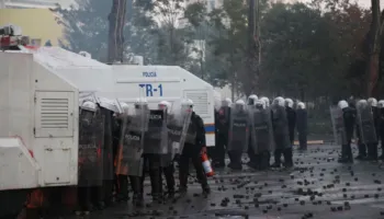 Ministria e Brendshme thirrje prindërve: Mos lejoni fëmijët të përfshihen në protesta të dhunshme
