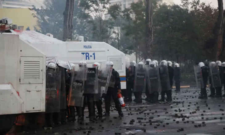 Ministria e Brendshme thirrje prindërve: Mos lejoni fëmijët të përfshihen në protesta të dhunshme