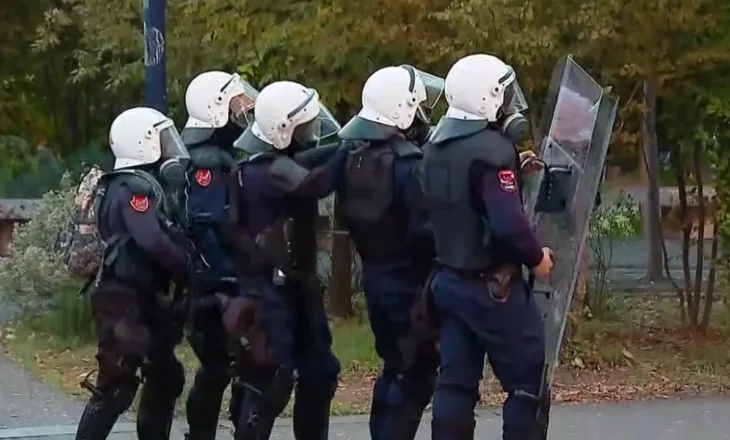 Ministria e Shëndetësisë: Në spital po trajtohen 19 efektivë, 4 protestues, 4 kalimtarë dhe 1 gazetare