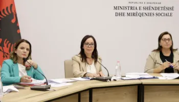 Ministrja Spahiu me prindërit e fëmijëve me spektër të autizmit: Më shumë shërbime dhe mbështetje për familjet, koordinim dhe ndihmë