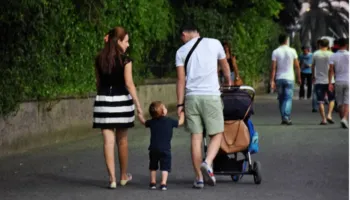 Miratohen procedurat e reja për vendosjen e fëmijëve në kujdes alternativ në familje