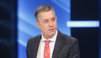 MITI I RAMES PO SHEMBET, PROTESTAT PERMBYSEN NARRATIVEN E LIDERIT KARIZMATIK