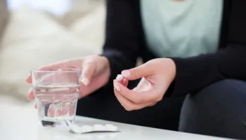 Mjekët japin alarmin: Shmangni ëmbëlsirat gjatë trajtimit me antibiotikë