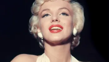 Monroe – grave: Ju jeni të bukura. Shoqëria është e shëmtuar!