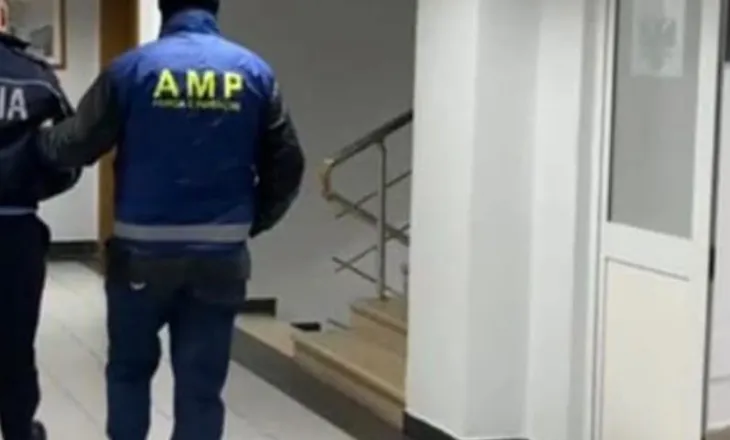 Morën 20 mijë lekë për të mos ndëshkuar një shofer, AMP arreston dy policë në Tiranë