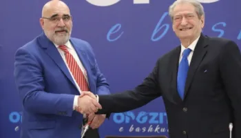 Mother Jones: Zyrtarët e Trump e pritën në Dallas Sali Berishën e shpallur “non grata”, nën ndikimin e LaCivitës