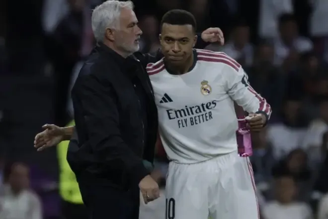 Mourinho për Vinicius: Vetëm ai mund të thotë nëse është i trishtuar, unë jam i kënaqur me të
