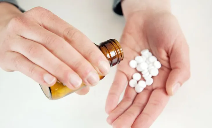 Mungesa e vitaminës D në vjeshtë dhe dimër: Shenjat e fshehta që nuk duhet t’i injoroni