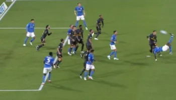 Napoli-Roma, një supergol me rroveshatë vendos për pjesën e parë (video)