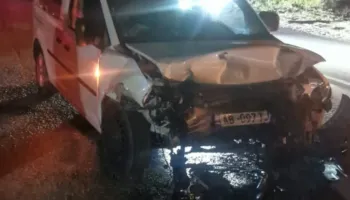 Ndërron jetë pasagjerja pas përplasjes së makinave në rrugën Peqin–Elbasan