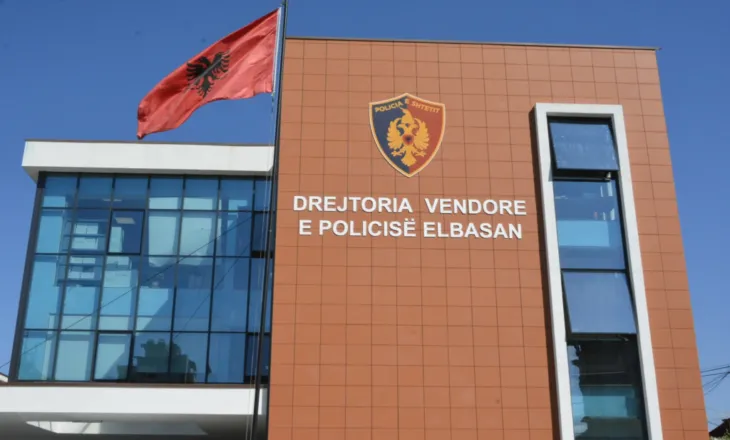 Ndodh në Elbasan: Maskohen si policë dhe grabisin banesën, ‘braktisin’ makinat gjatë arratisjes!