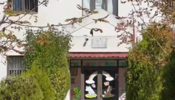 Ndodh në Korçë: 6 fëmijë përfundojnë në spital pas drekës në kopsht, dyshohet për helmim! Në hetim drejtoresha dhe një mjeke