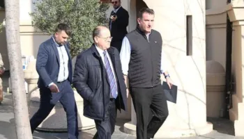 Ndryshojnë kushtet në Fier për Erion Veliajn. Kryebashkiaku vetëm në qeli dhe në ajrim