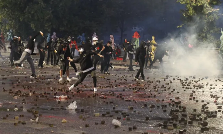 Në kërkim të një protestuesi të vdekur dhe një udhëheqësi të gjallë