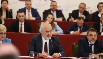 Në pikëpyetje për 84 votat? Detaje nga mbledhja e Grupit të PS: Rama: Kush nuk voton “Territoriale” le të ikë