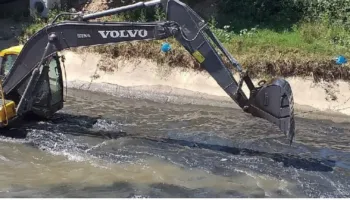 Në prag të reshjeve, Bashkia Tiranë pastron Lanën dhe paralajmëron ndotësit: Kundërvajtësit do gjobiten
