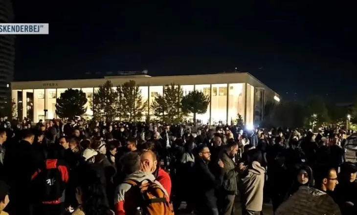 Nesër protestuesit rrethojnë Parlamentin