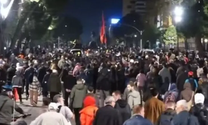 ‘Nesër te Parlamenti, në orën 09:00!’/ Studentët thërrasin njëzëri për protestën e radhës