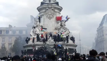 Nga dënimi me gjobë te burgosja, Italia ashpërson ligjin pas trazirave! Franca zgjeron hartën e ‘shtetrrethimit’…
