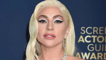 Nga Lady Gaga te The Weeknd, emrat e vërtetë të yjeve të muzikës që publiku rrallë i njeh