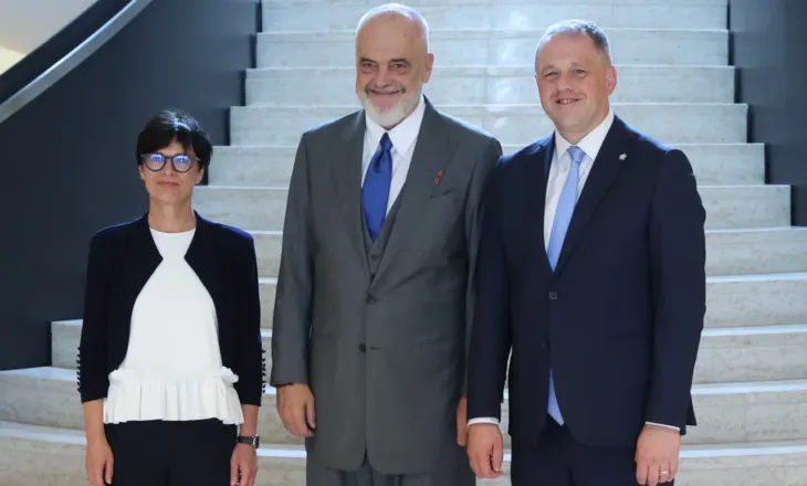 ”Nga Luksemburgu me dashuri”, nga Rama: Flamurin e Shqipërisë do ta vendosim këtu, nuk i ndahemi kësaj pune