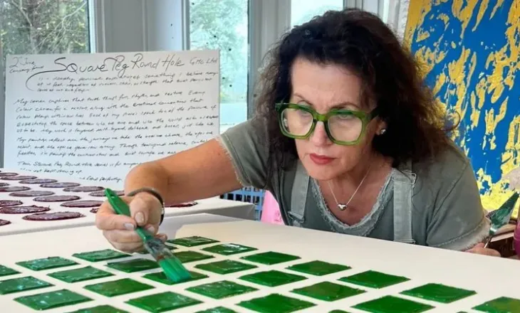 Nga një pikturë e Ed Sheeran te ekspozita e parë në të 60-at